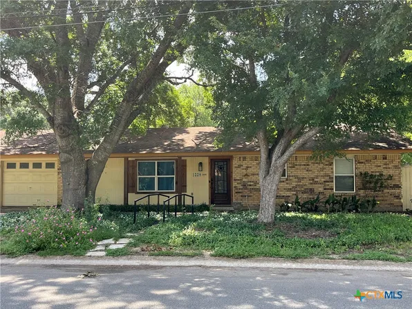 1334 Carnation Ln, New Braunfels, TX 78130