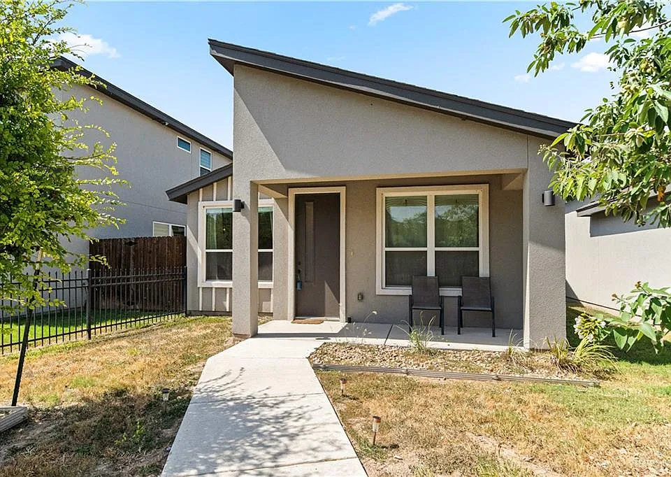1321 Xavier Ave