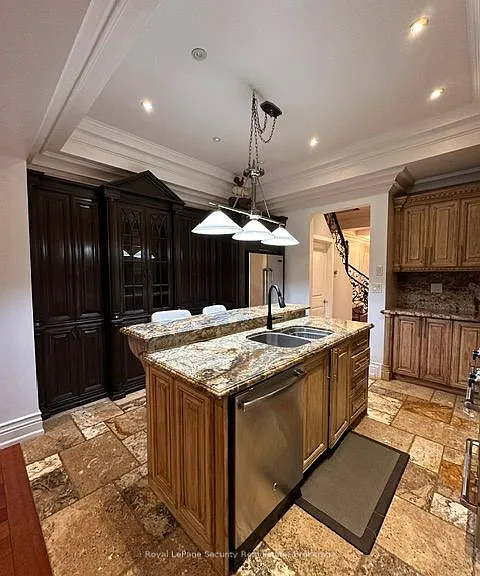 81 Livingstone Ave — Photo 8