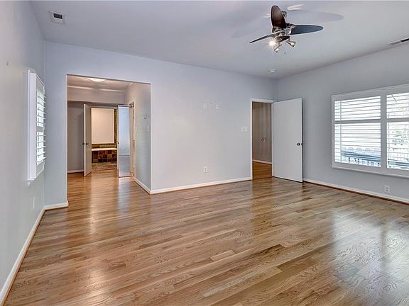 4th image of 109 Holman Rd