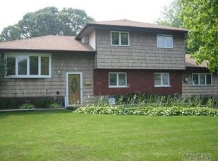 41 Fairlawn Ln, Centereach, NY 11720