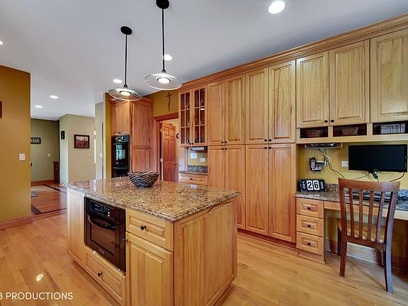 5th image of 5429 Laurel Ave