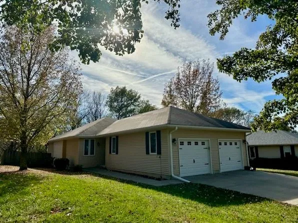 1105 Melanie Ln, Excelsior Springs, MO 64024