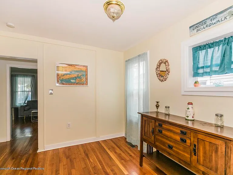 105 Webb Ave — Photo 7