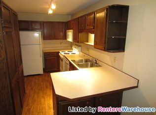 1014 Pontiac Ct, Chanhassen, MN 55317