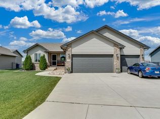727 S Lakeview St, Haysville, KS 67060