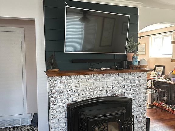 4th image of 1158 Green Holly Dr