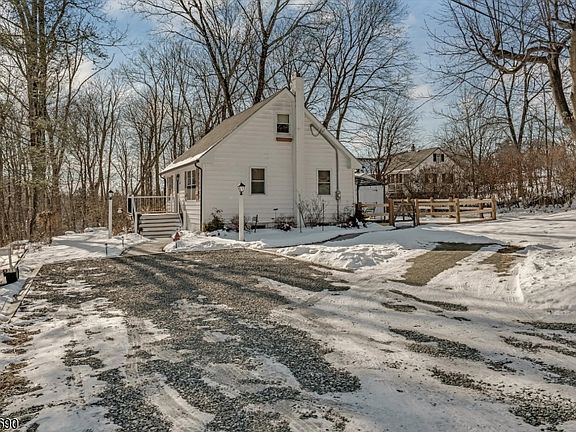 3rd image of 58 Brooklyn Rd