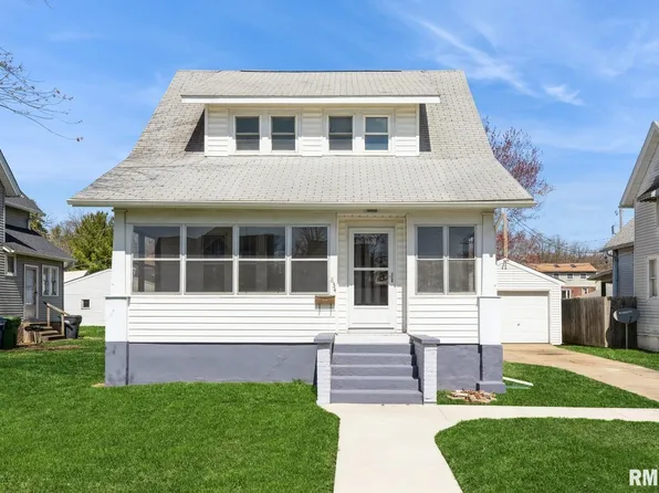 834 4th Ave S, Clinton, IA 52732