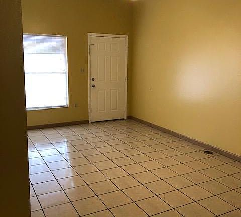 2nd image of 1814 Crystal Grove Dr