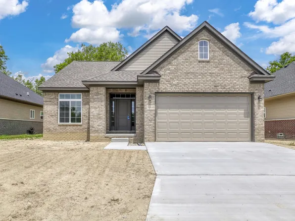 31610 Beaver Cir, New Boston, MI 48164