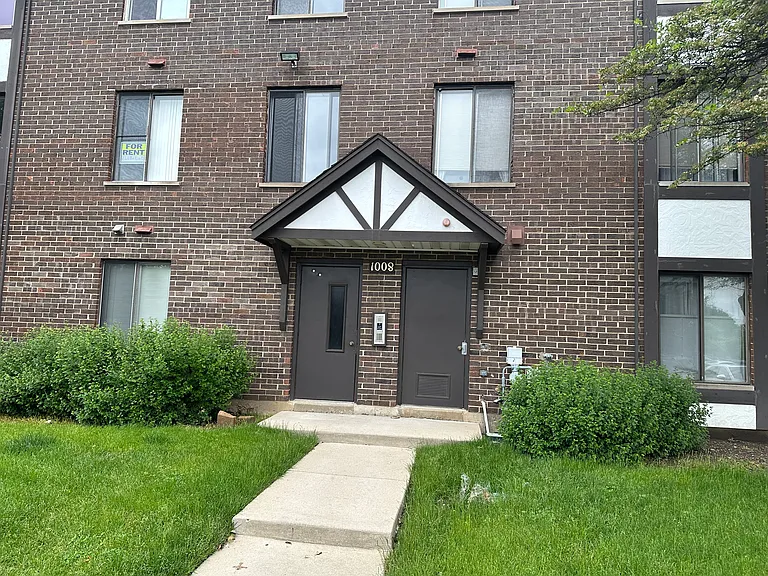 1008 Centurion Ln #12 — Photo 3