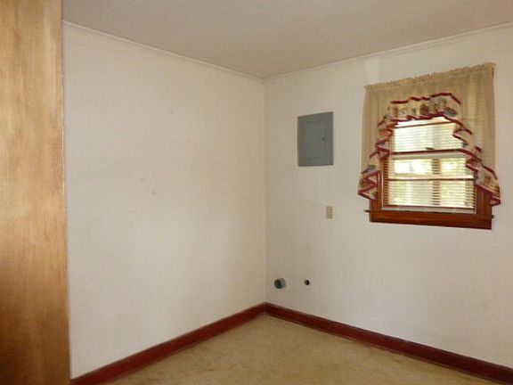 4th image of 112 Kathwood Dr