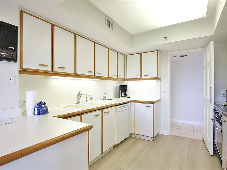 775 Longboat Club Rd #405 — Photo 10