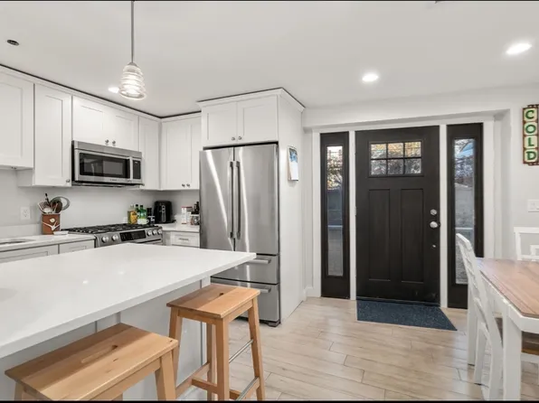 142 Pleasant St Unit 12, Winthrop, MA 02152
