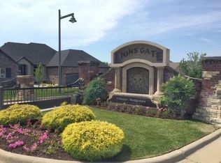 5965 S Nettleton Ave, Springfield, MO 65810