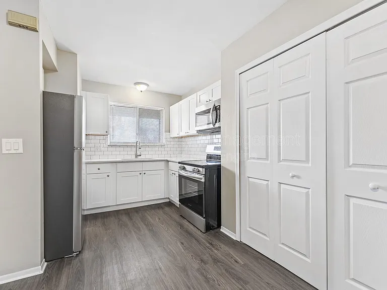 4064 Columbus St #6 — Photo 3