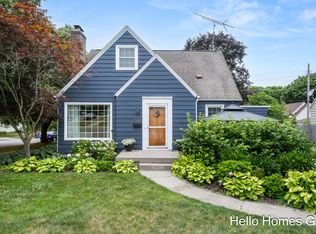 2107 Riverside Dr NE, Grand Rapids, MI 49505