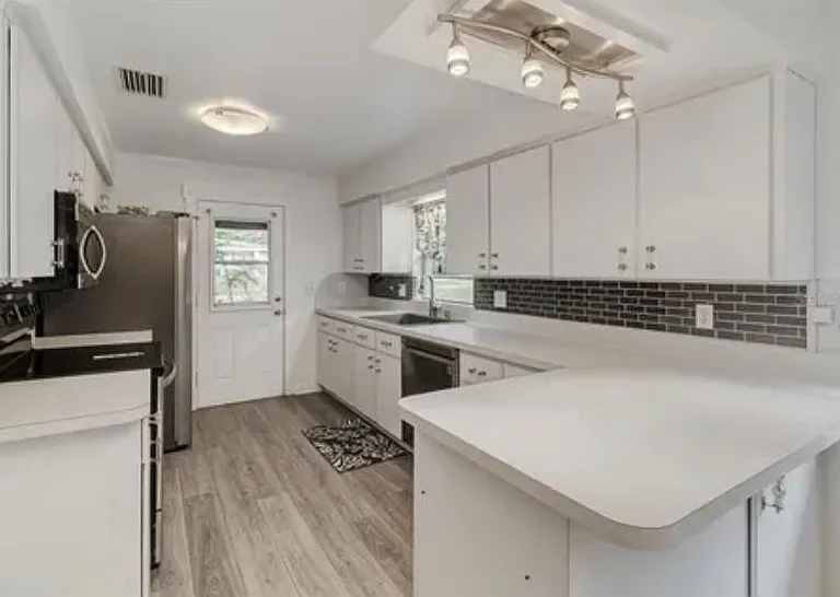 320 S Seminole Ave — Photo 16