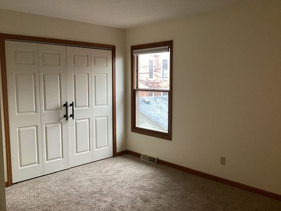 4th image of 438 E 6th St