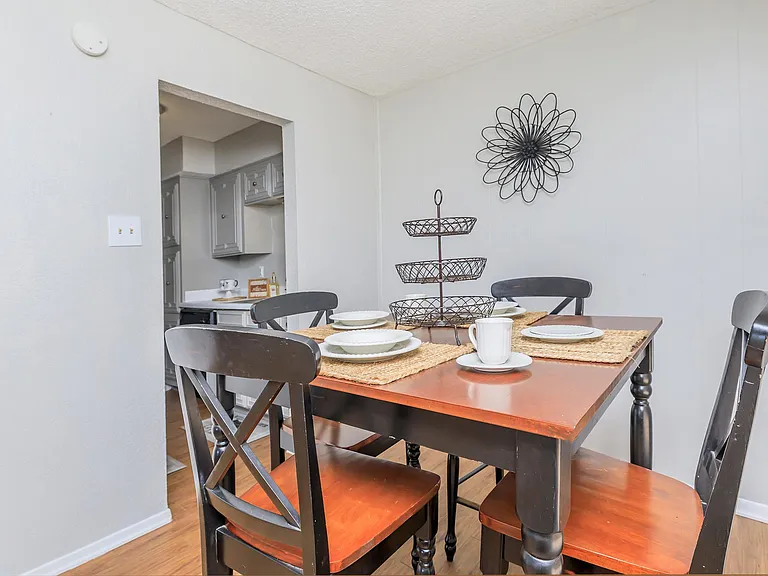 Bel Air Creekside — Photo 39