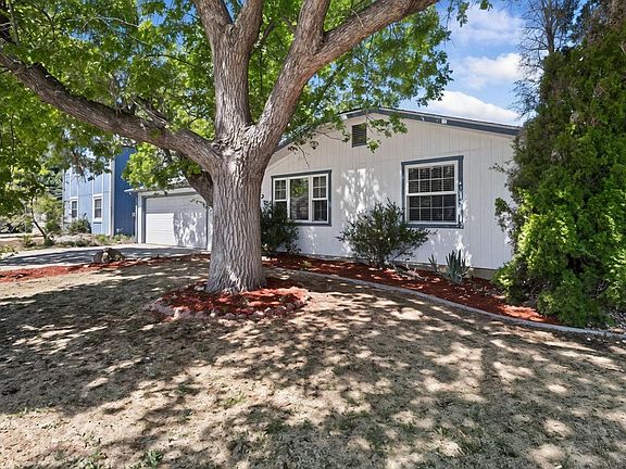 2nd image of 2000 Derby Ct