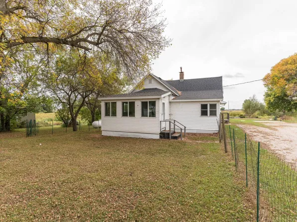 211 Sunnyside Ave, Ogema, MN 56569