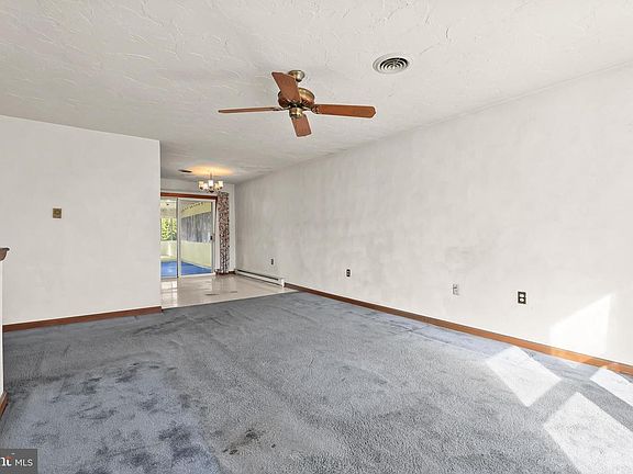 5th image of 30 Sugarboot Ln