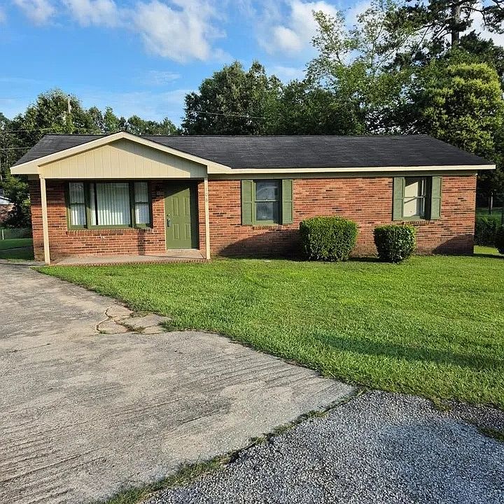 1st image of 108 Woodlock Ln