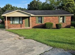 108 Woodlock Ln, Greenwood, SC 29646