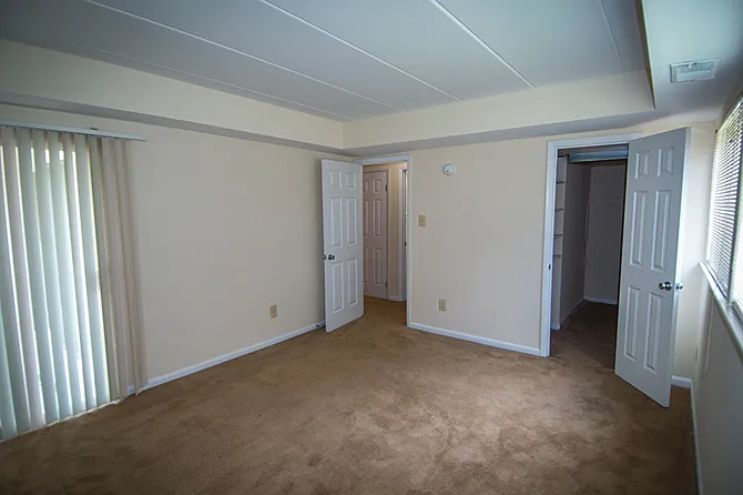 Ashley Apartments — Photo 52