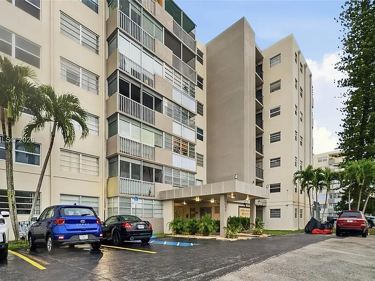 16450 Miami Dr #103 — Photo 27