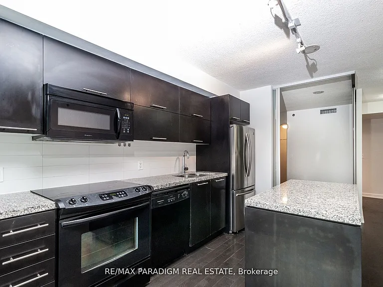 21 Nelson St #316 — Photo 4