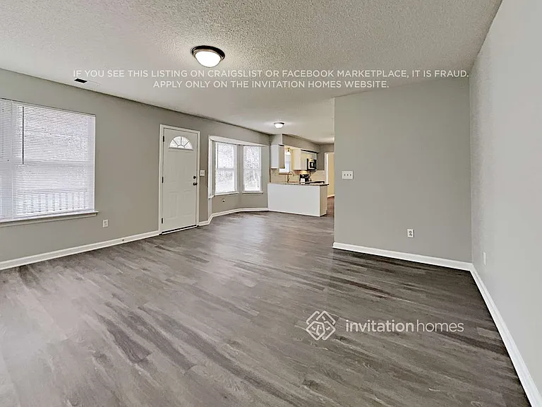 3939 Armitage Dr — Photo 11
