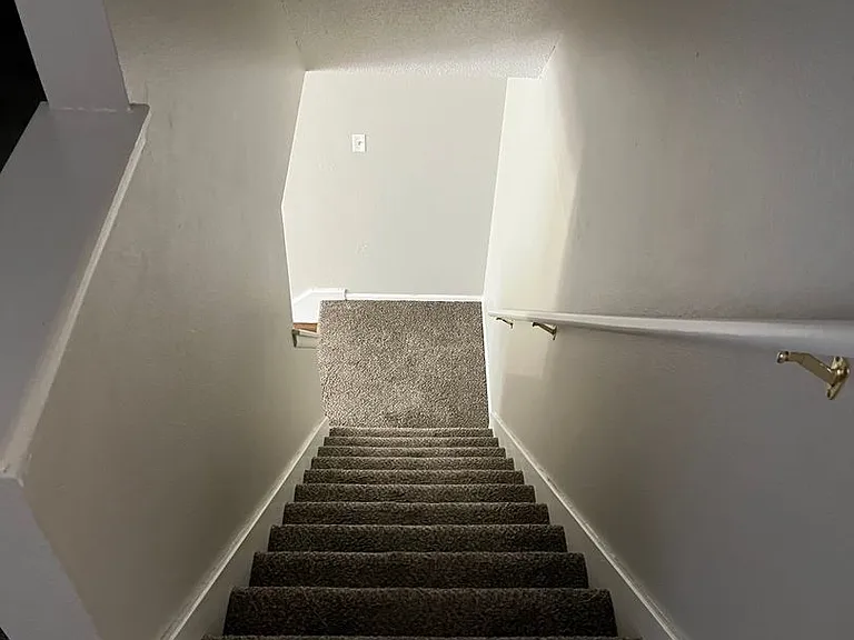 Drake Townhomes — Photo 6