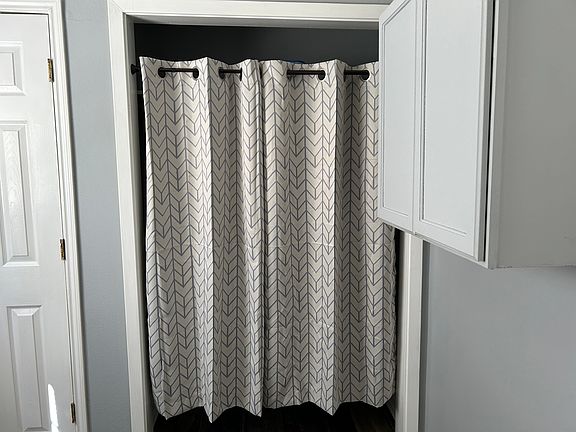 5th image of 937 Avenue E #B