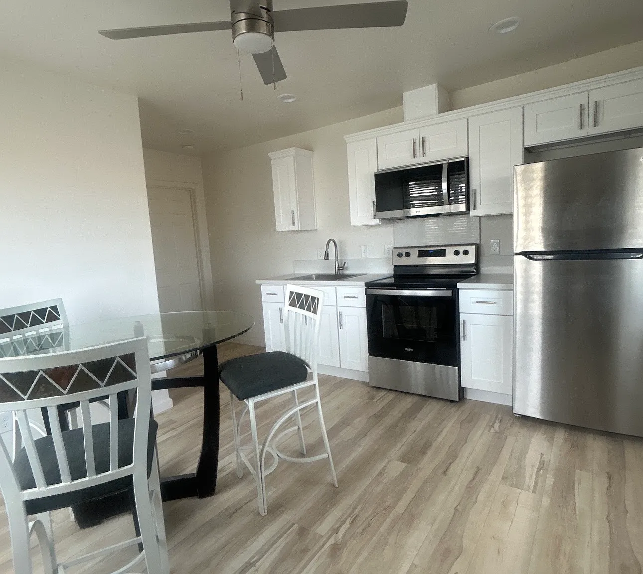 1 bed, 600 sqft, $1,795 — Photo 2