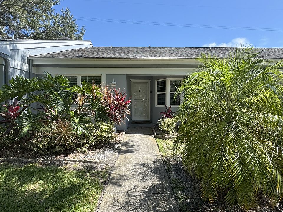 Front entrance to condo