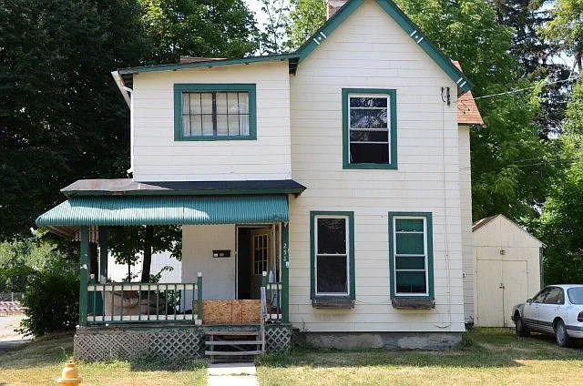 251 Lormore St photo 1
