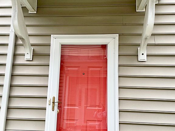 3rd image of 406 Dorothy Dr