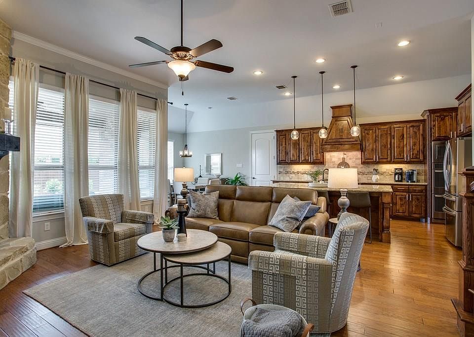 1st image of 2768 Chatswood Dr
