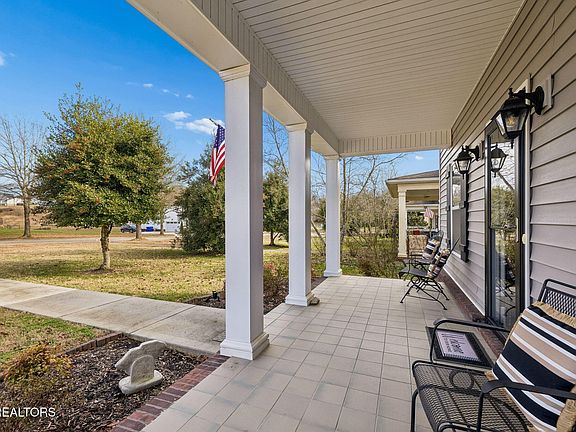 4th image of 515 Broadberry Ave