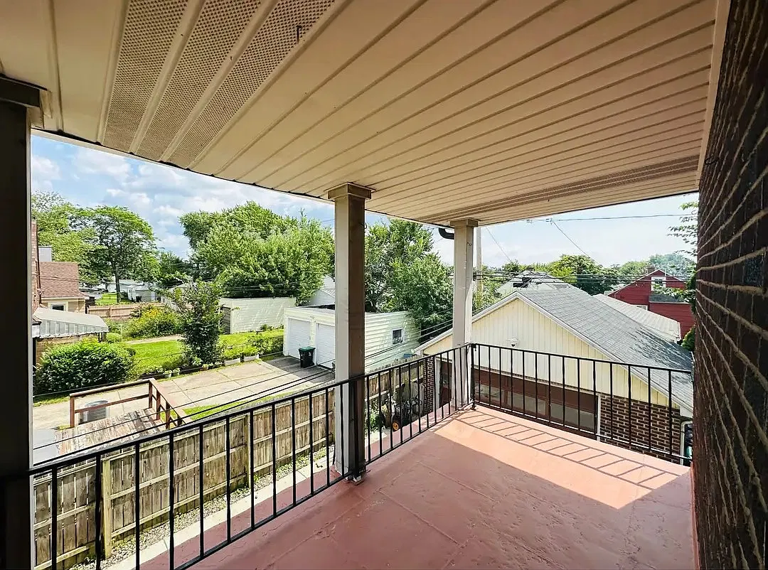 3 bed, 1065 sqft, $1,700 — Photo 1
