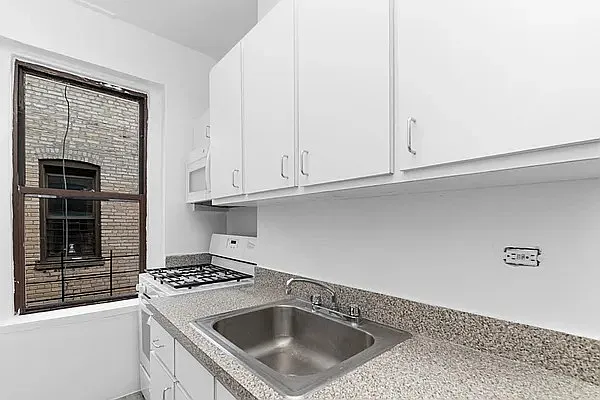 35 Thayer St #4G — Photo 10