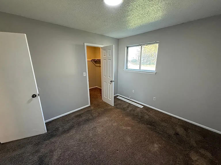 7305 N Moberly Dr #B — Photo 3