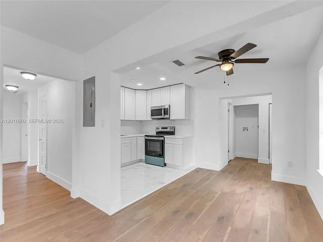 520 NW 32nd Pl — Photo 14