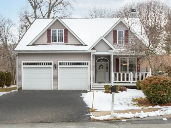 2 Shelby Cir, Haverhill, MA 01832