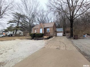 1905 E Washington St, East Peoria, IL