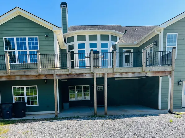 8365 Wallace Wood Rd #B, Gainesville, GA 30506