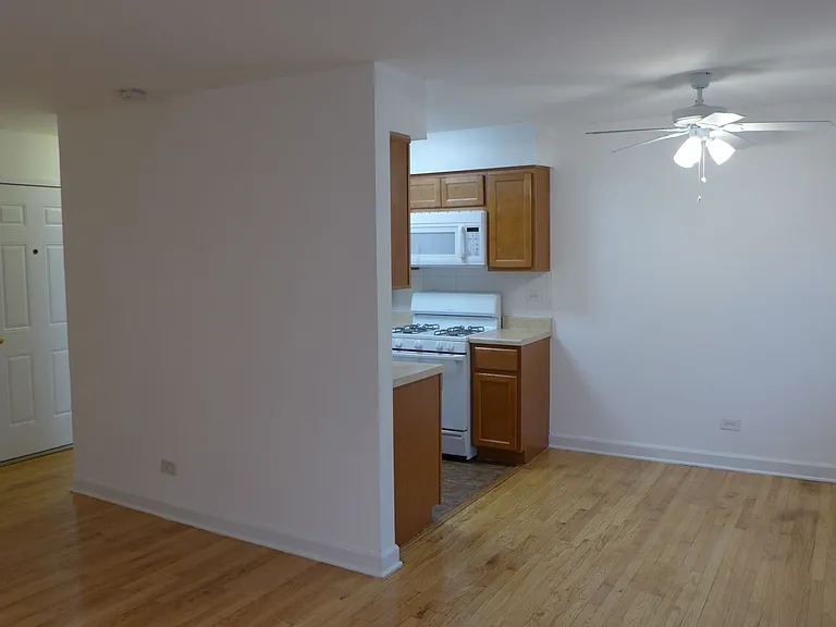 Winthrop Suites Apartments — Photo 5